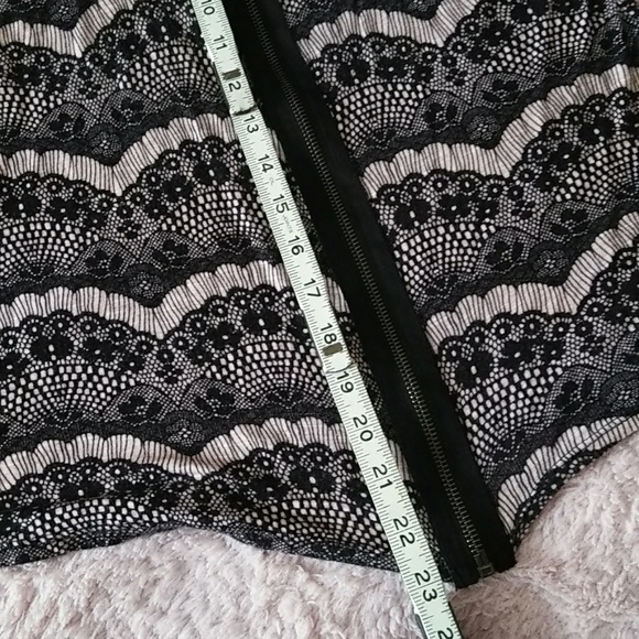 Silence & Noise Racerback Top - Picture 7 of 7